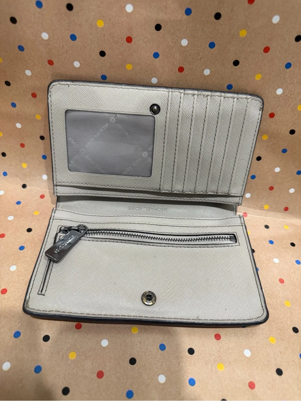 MICHAEL KORS Light Cream Leather Zip Wallet with Silver Logo